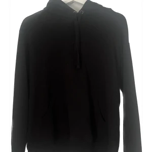 Svart hoodie - Sällan använd, prutbart pris, bra skick