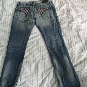 Robin jeans bra condition lite klippa där nere för bootcut annars feta straight fit