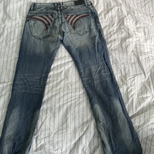 Robin jeans - Robin jeans bra condition lite klippa där nere för bootcut annars feta straight fit