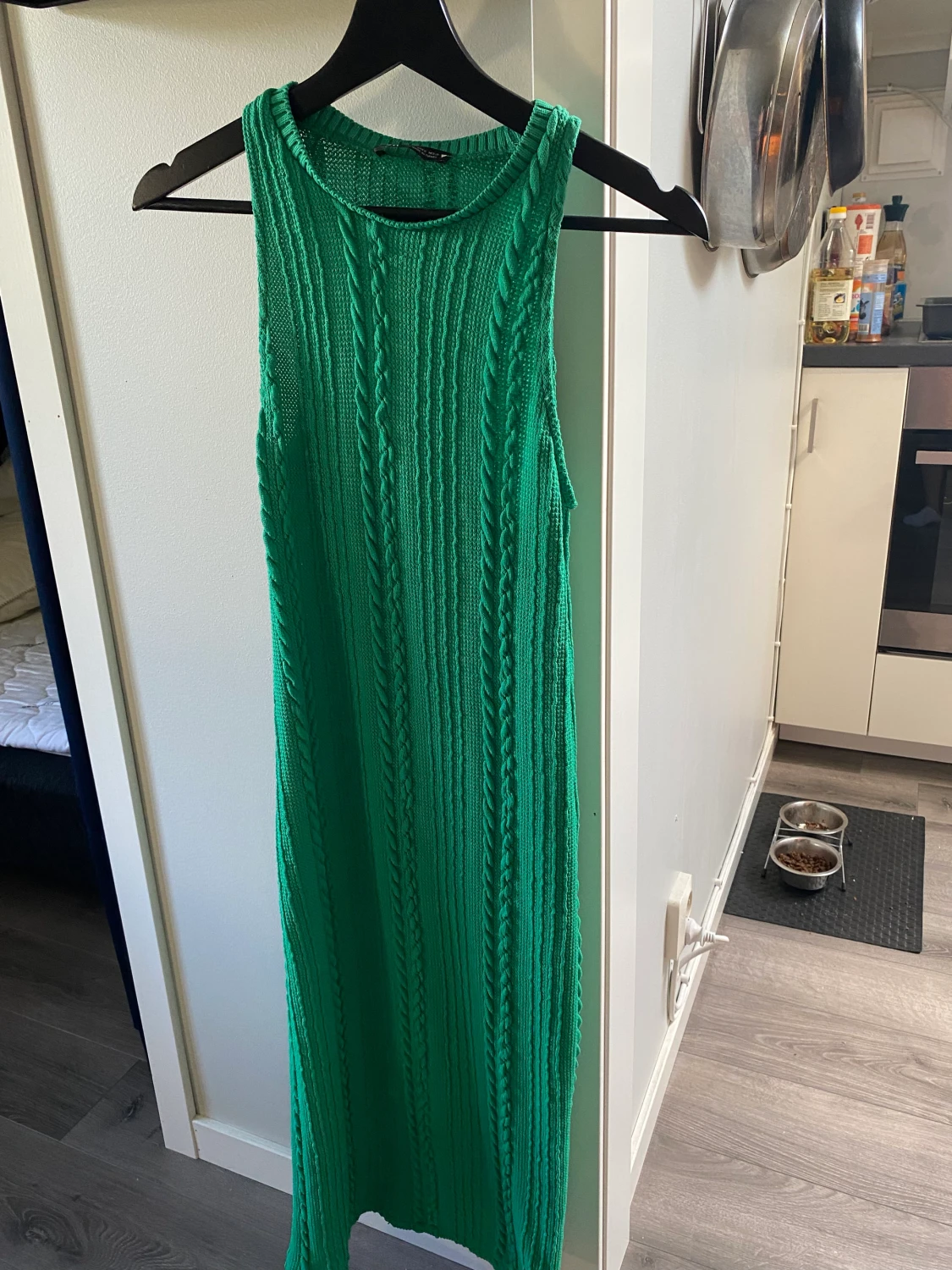 Grön stickad/virkad klänning ifrån Zara