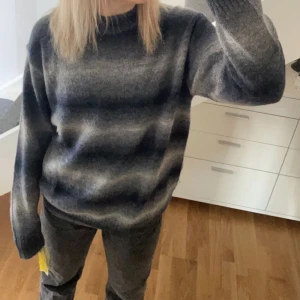 Stickad tröja - Stickad tröja från HM Aldrig använd Storlek S Oversize 