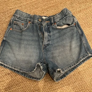 Jeansshorts - Strlk 13-14 BARN men passar vuxen XS