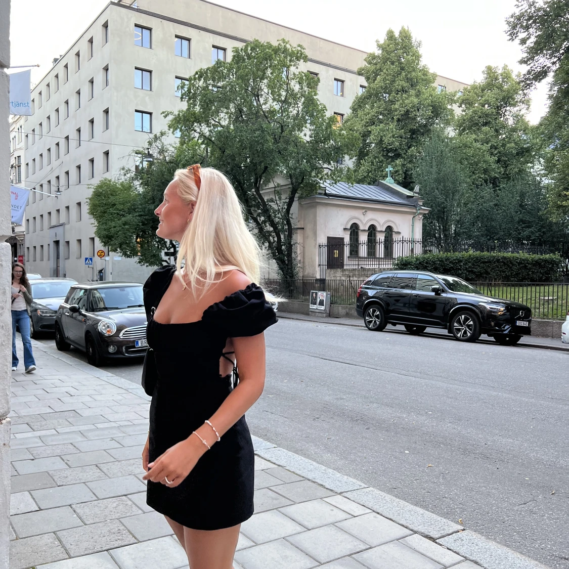  klänning med öppen rygg - 90