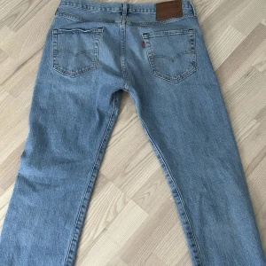 Levis 501 - Säljer mina Levis 501or pga att jag inte använder dem Storlek W32 L32