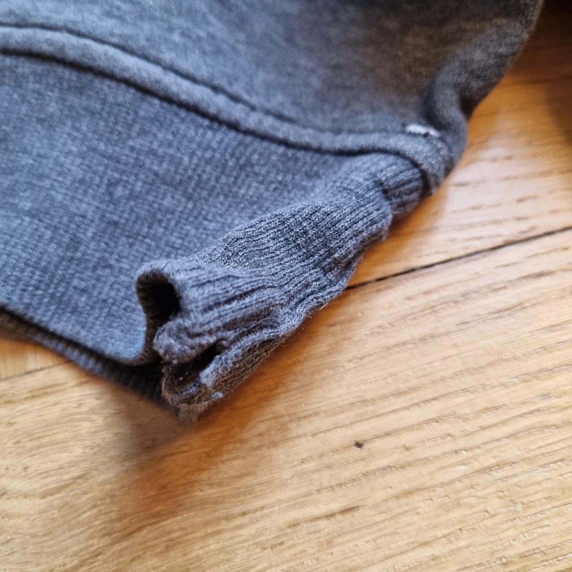 TJOCKTRÖJA - LUVTRÖJA / HOODIE - ADIDAS - GRÅ MED TRYCK - STRL M - 91