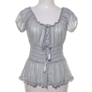 Seetrought topp - Jättefin seethought topp från american rag.