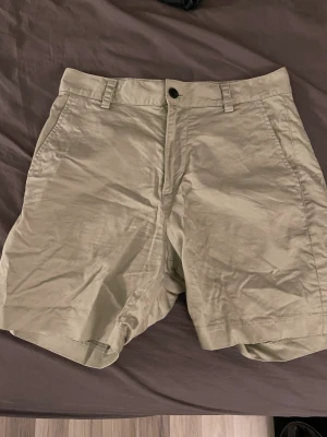 H&m shorts  - H&m shorts som är använd 1-2 gånger bra skick och inget slitet skön pass form