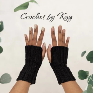 Torgvantar  - Svarta ribbade torgvantar gjorda av mig, perferkt att ha nu inför hösten🖤