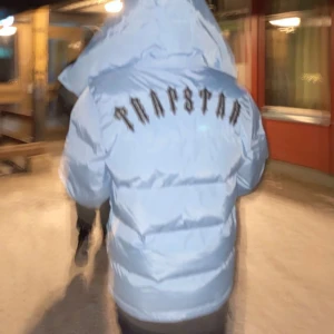 2 st trapstar jackor - Som sagt så finns det en herr och en dam