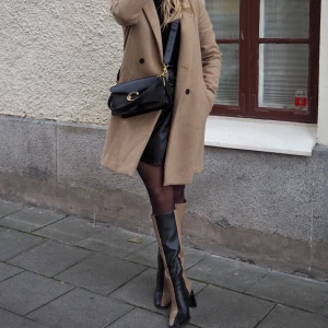 skor - Säljer skorna i strl 37 från nakd, i bra skick. 