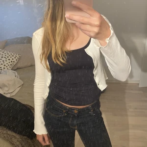 Kofta - Superfin kofta från Gina Tricot, använd max 2 ggr och i superfint skick, säljer pga att den dessvärre är för liten!!❤️