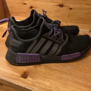 Adidas NMD - Jag säljer dessa snygga adidas NMD för att dem är för små men skicket är fortfarande bra