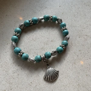 Armband - Armband säljs för att det inte kommer till användning.