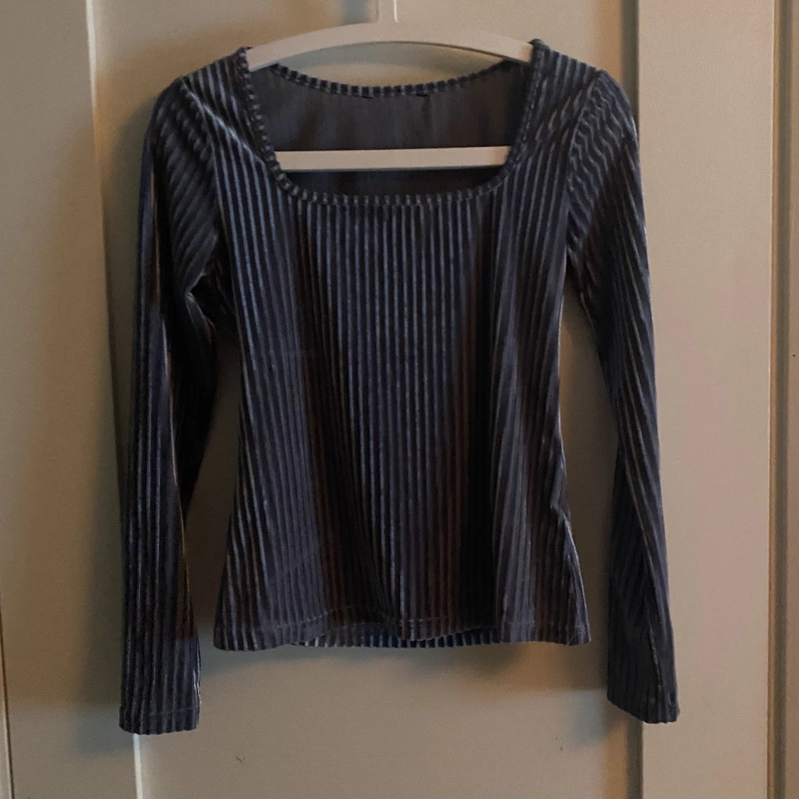 Mörkblå långärmad 