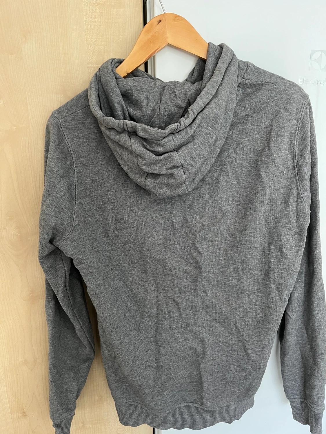 Grå hoodie  - 90