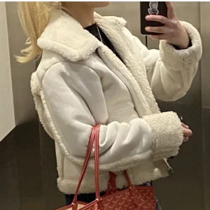 Weekday jacka  - Super snygg jacka🥰perfekt till hösten