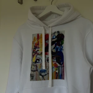 Helt oanvänd hoodie från The Cool Elephant - Helt oanvänd hoodie från The Cool Elephant i strl XS/S/M, nypris 599kr🤍