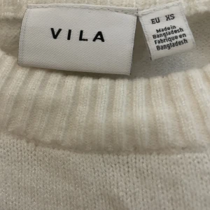 Vila tröja  - Jättefin tröja i så mjukt material. Kommer inte till användning tyvärr 💓 inga defekter eller så. Nypris: 329 kr