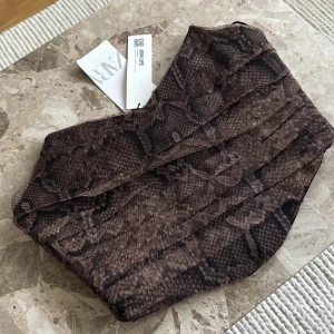 Korsettopp i meshtyg, Zara - Fin oanvänd korsett från Zara🌸 aldrig använd och prislapp kvar!