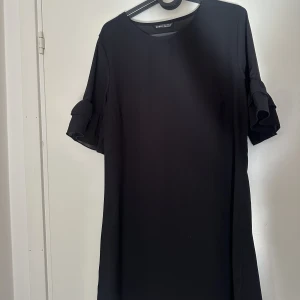 Klänning Shein - Klänning från Shein. Aldrig använd, endast testad. Lårkort