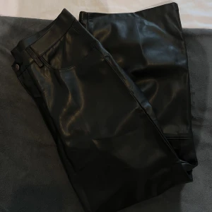 SKIN BYXOR - Skinbyxor i nyskick