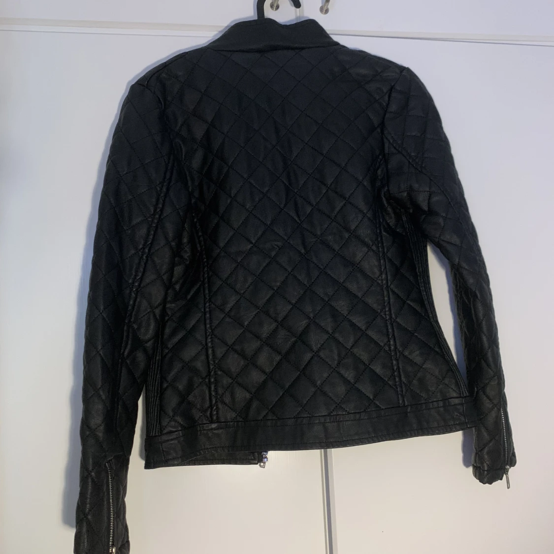 Äkta skinnjacka oanvänd  - 90