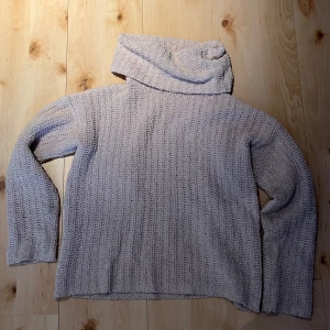 Tjocktröja med turtleneck - Köptes från Cubus, knappt använd alls, skriv för fler bilder🫶