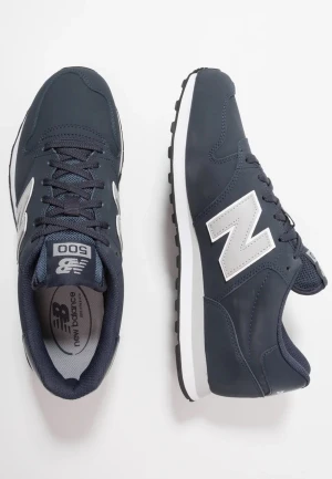New balance  - Ett par New balance som jag köpte men köpte i fel storlek, har inte använt dem någon gång utanför huset, de passar bra med street wear och y2k 