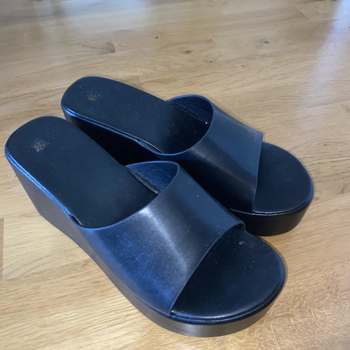 högklackade skor - 91