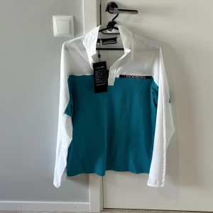 J.Lindeberg half zip golf - Stor flyttstädning Alla plagg i storlek S-M och passar ca 1.70-185cm samt 70-83kg  Finns i Uppsala
