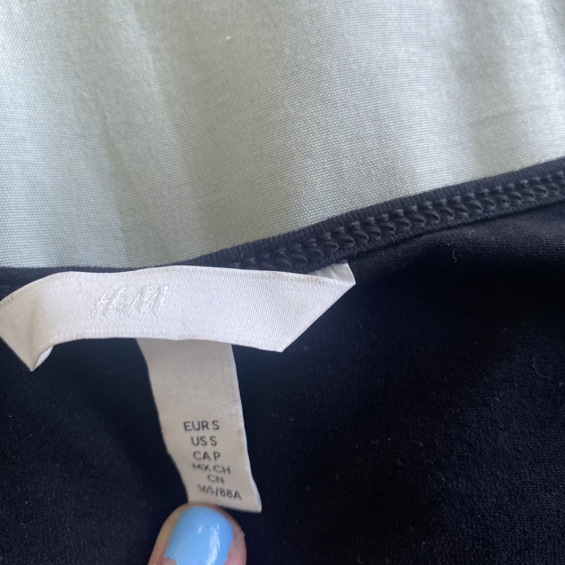 Svart långärmad tröja  - 91