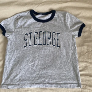 T-shirt, Topp  - En jätte söt topp från brandymelville. Storleken är one size men skulle uppskatta till xs/s. Skicket är mycket bra, använd fåtal gånger. Köpt för 190kr. 💕💕