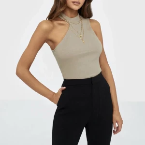 Linne - Enkelt gulligt beige linne, aldrig andvänd 