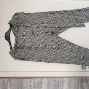 Byxor från Vero Moda - Byxor med tyg skärp