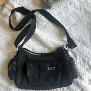 Väska - Secondhand liten söt väska!!