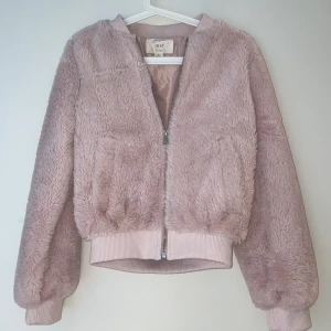 Jacka  - Använd endast en gång. 