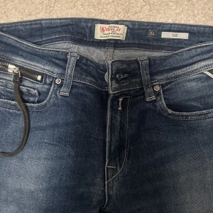 Replay jeans  - Använda vid fåtal tillfällen, stoleken passar XXS-XS 