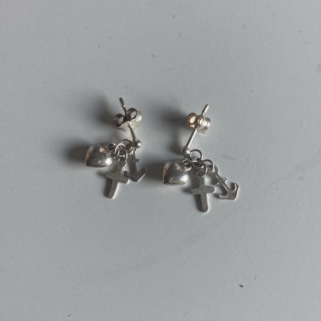 Rostfria silverörhängen 🌟