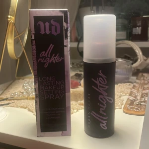 All nighter settingspray Urban decay - Helt oanvänd setting spray från Urban decay! Använd gärna köp nu <3