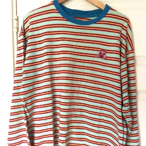 GOLF WANG CHERRY BOMB LONGSLEEVE - En riktig GOLF WANG grail, troligtvis en av ytterst få i sverige! Släpptes 2015 på GOLF WANG’s hemsida.  Storlek XL men passar även Large