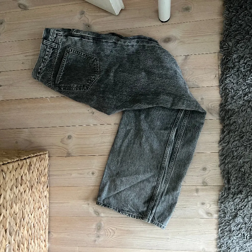Mörk gråa hope jeans, nyare modellen, storlek 27. Jeans & Byxor.