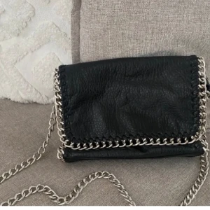 Äkta Tiamo väska - Säljer min tiamo väska 💕Storlek M 💞