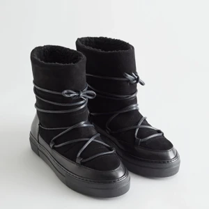 Iniukii  - Iniukii inspirerade skor från & other stories. Endast använda få gånger då jag köpte fel storlek💓