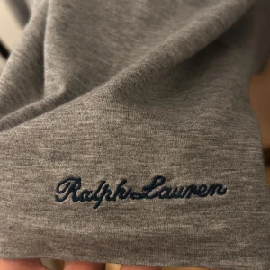 Purple label hoodie - En nästintill oanvänd Ralph lauren Purple label hoodie. Skick 9/10. Nypris cirka 10 000kr. 