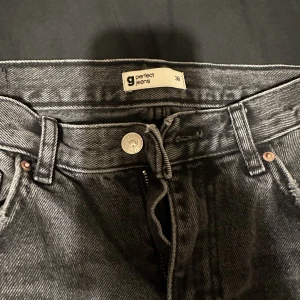 Gråa perfect jeans  - Säljer då dom inte kommer till användning🩶