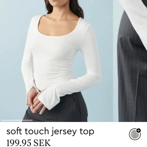 vit gina topp  - säljer nu min vita gina topp säljer den då den är för stor storlek s! bra skick använd ca 3 ggr! hör av er om frågor fler bilder eller om någon har en i xs som kan tänka sig och byta!💕💕