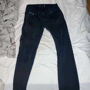 Hugo boss jeans - Försöker bli av med kläder skriv vid intresse! Pris kan sänkas vid snabb köp.