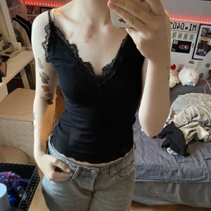 Linne - Svart linne från new yorker. Liten i storleken då jag brukar ha s i linnen