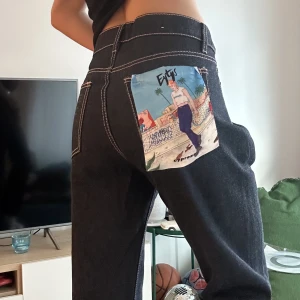 eytys cypress raw  - SWISH ONLY 🚨 MSG BEFORE BUYING. I cut the length so theyre around 30in now. FYI: these pants are big on me (i’m pinching at the back so please don’t use me as reference, refer to the size!) 