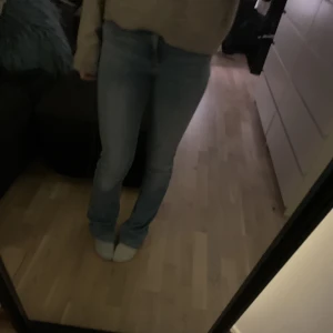 Bootcut jeans - Jätte snygga bootcut jeans från only i fint skicka ❤️‍🔥är en 165 och har längd 34